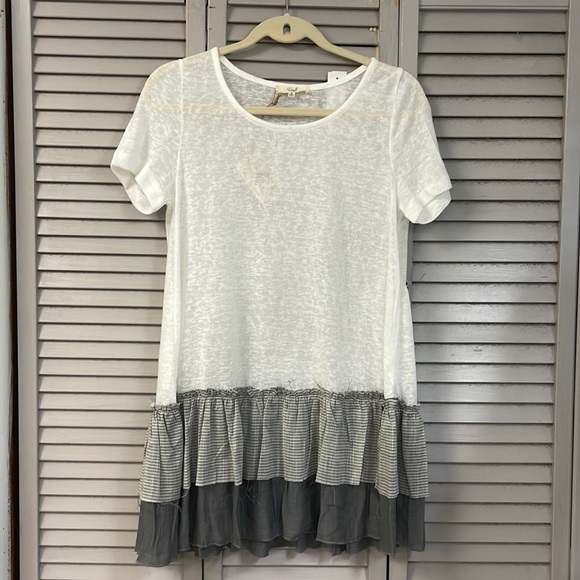 easel Tops - Double Ruffle top. White. Easel